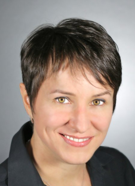 Patricia_Headshot_02.22.17 (1)